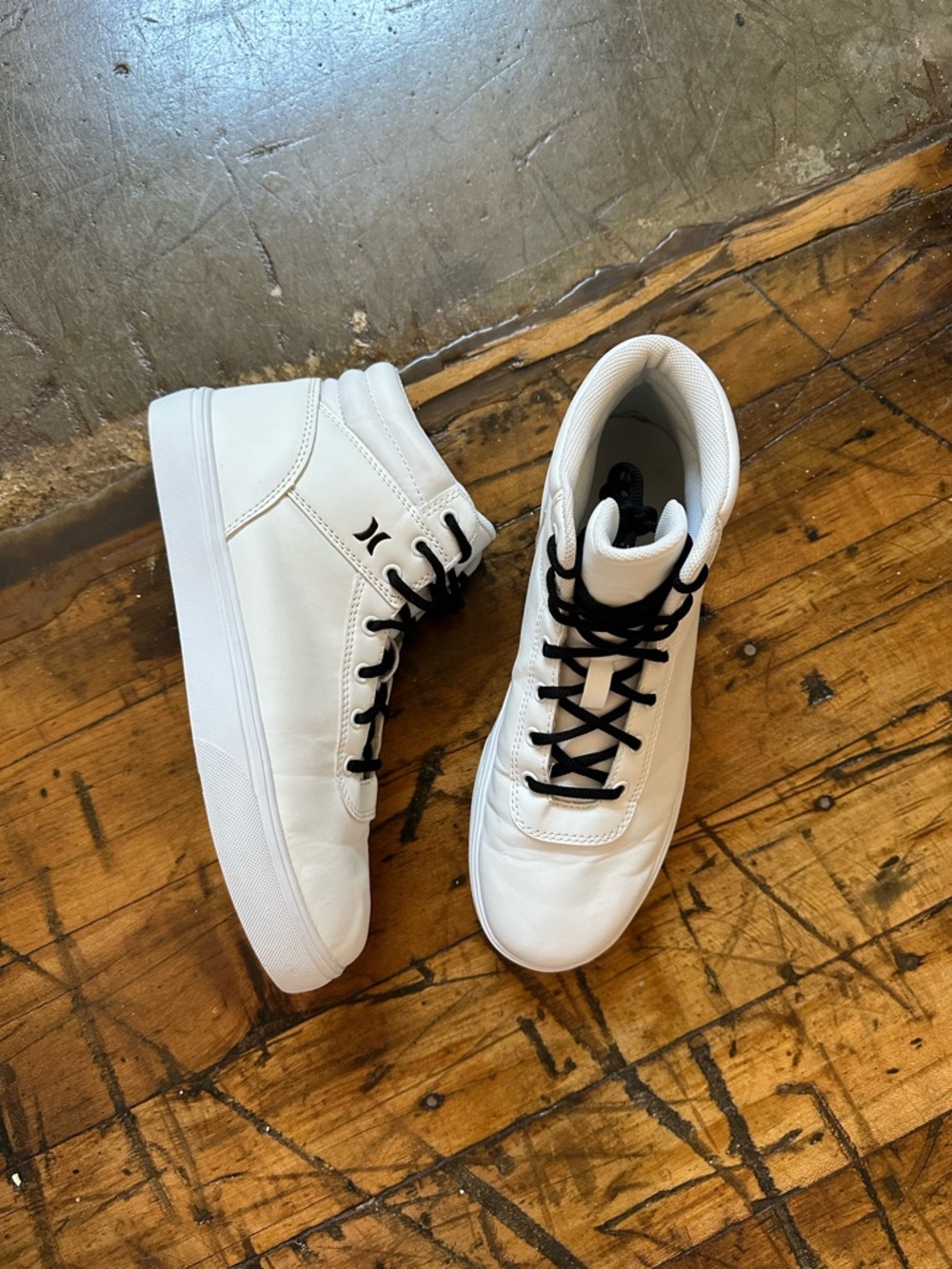 Hurley Men’s White High-Top Sneakers with Black Laces